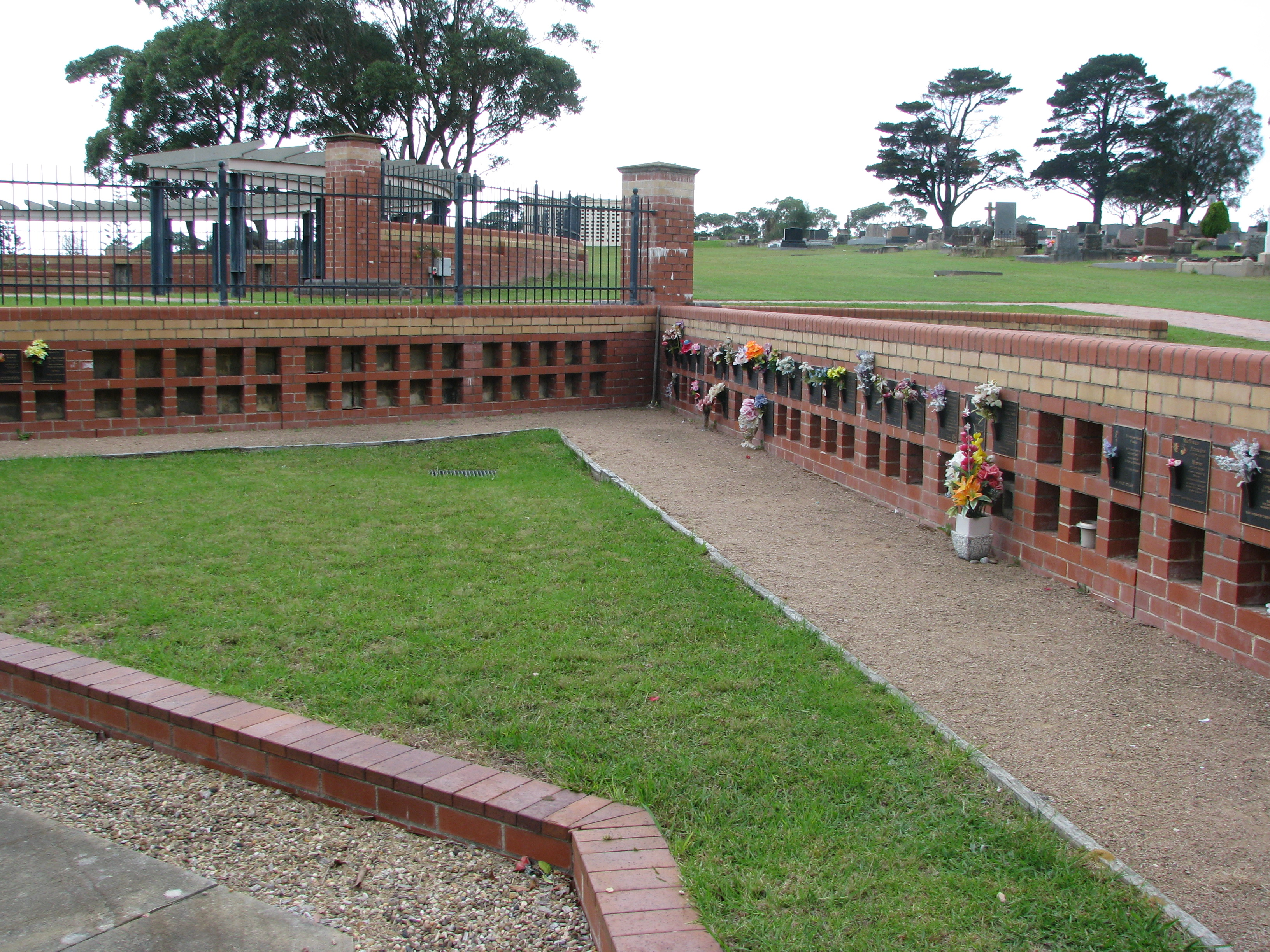 Sandridge Garden Wall Memorial